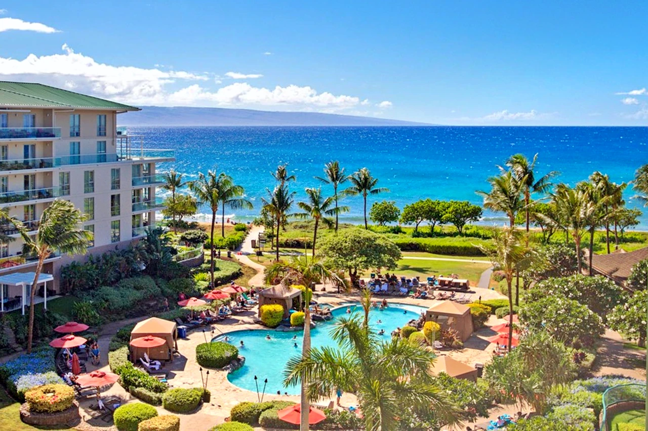 Ocean and pool view from the lanai